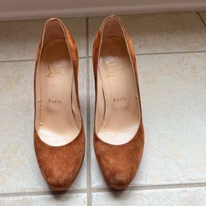 EUC Authentic Suede Louboutin Pumps 36.5